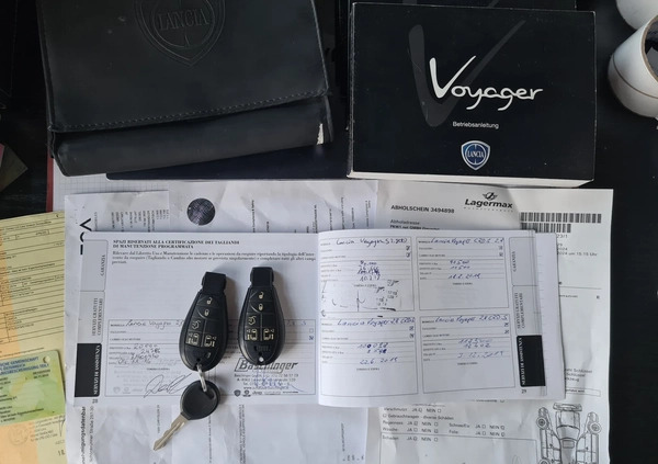 Lancia Voyager cena 61999 przebieg: 200473, rok produkcji 2014 z Miłakowo małe 781